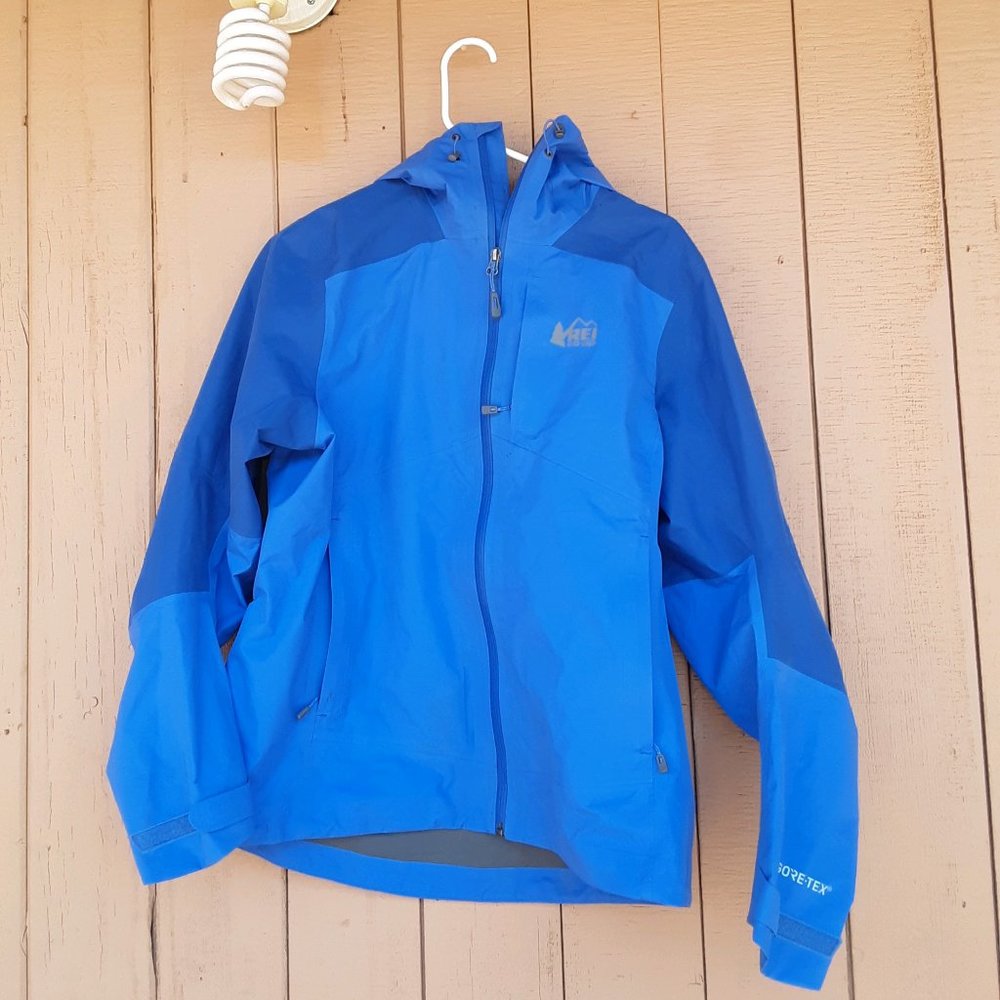REI RAIN JACKET beautiful color